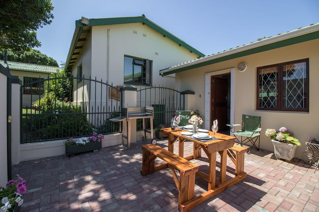 Dunwerkin Self Catering Apartment Kenton on Sea Exterior photo