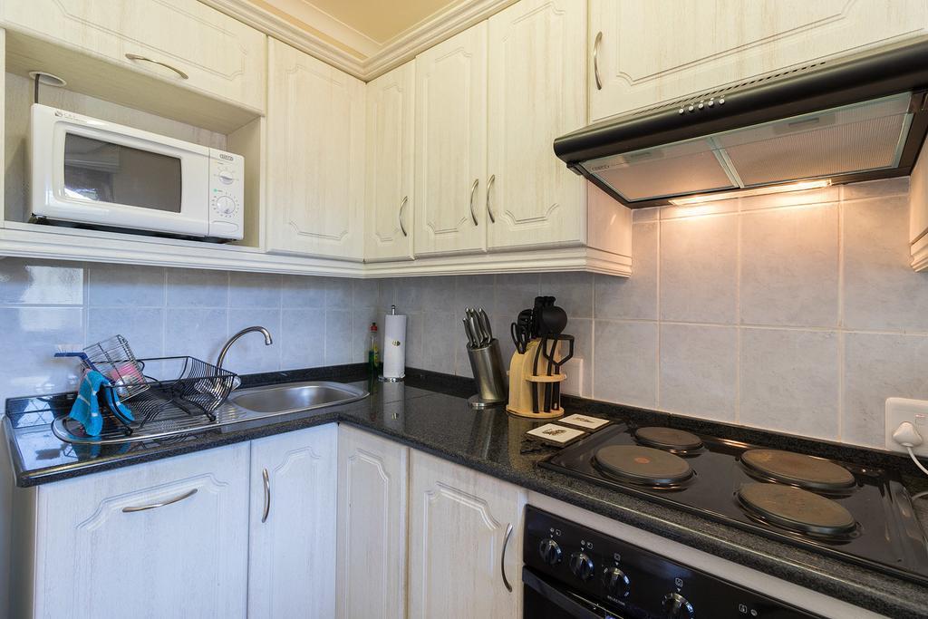 Dunwerkin Self Catering Apartment Kenton on Sea Exterior photo